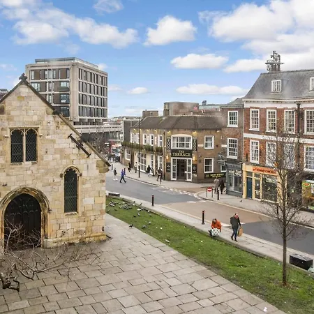 דירה Shambles In The Centre Of York, Sleeps 16 יורק
