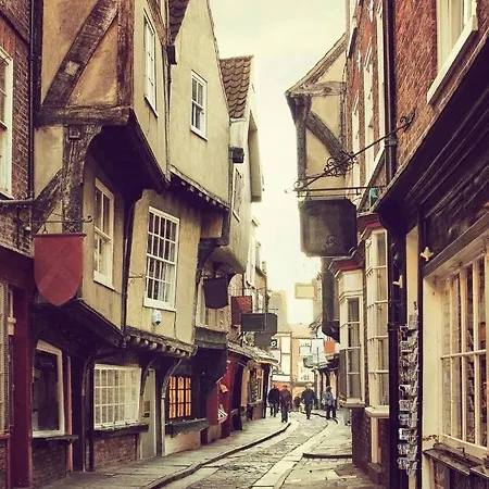 Shambles In The Centre Of York, Sleeps 16
