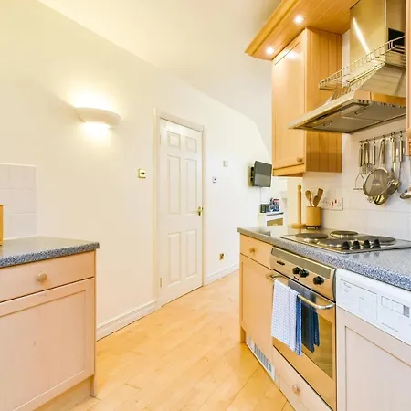 Shambles In The Centre Of York, Sleeps 16 York