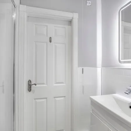 Shambles In The Centre Of York, Sleeps 16 York